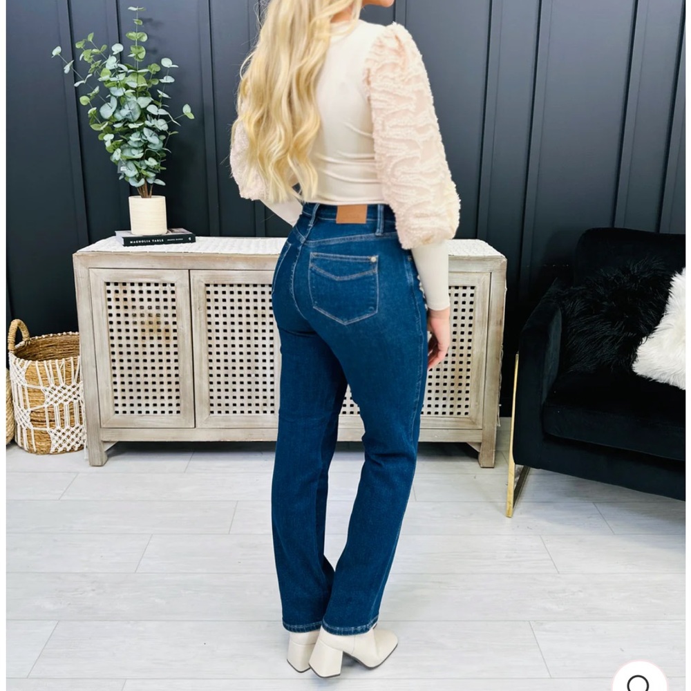 Judy Blue REG/CURVY Crazy in Love Tummy Control Straight Leg Jeans
